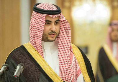 خالد بن سلمان: هكذا يتاجر النظام الإيراني بالشعب اليمني