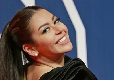 لقاء الخميسي تنشر برومو أول أغانيها (فيديو)