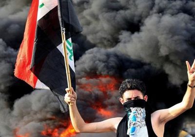 بعد حرق علم إيران بالعراق.. سياسي سعودي: بغداد ستعود للحضن العربي