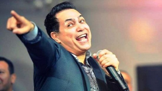 قبل صدور ألبومه الجديد.. حكيم ينشر صورته بصحبة فريق عمله