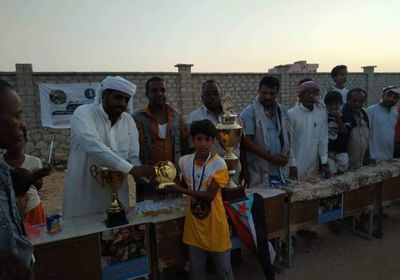 تتويج فريق زمالك العرم بطلاً لكأس الشهيد "أبو اليمامة" بالمهرة (صور)