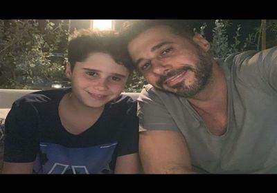 أحمد السعدني يحتفل بعيد ميلاد ابنه (صورة)