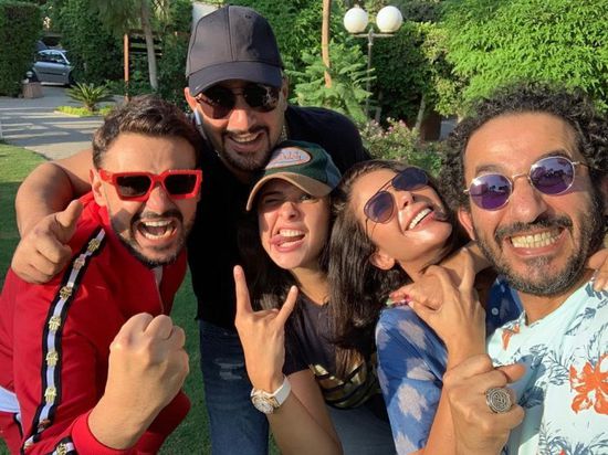 بالفيديو.. رامز جلال يشارك جمهوره مقلبه في منى زكي وياسمين عبدالعزيز