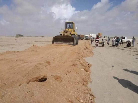 بعد تجاهل سلطة الإخوان.. إصلاح الخط الدولي بشبوة بواسطة فاعل خير