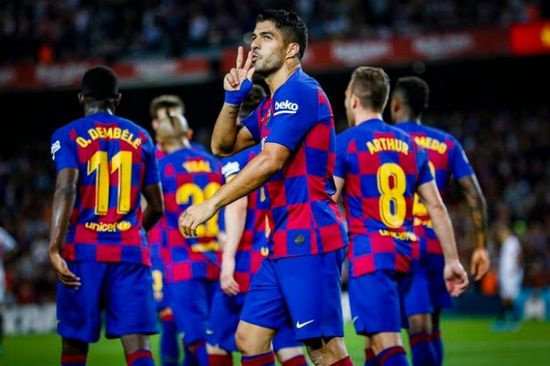 برشلونة يكتسح إشبيلية برباعية في الدوري الإسباني