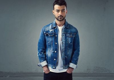 هيثم شاكر يحصل على درع اليوتيوب (صورة)