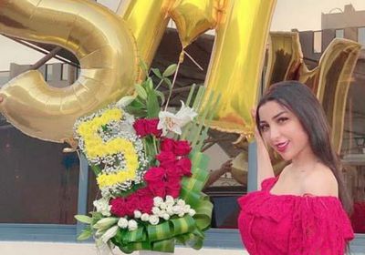 دنيا بطمة تحتفل بوصولها لـ 5 ملايين متابع على "انستجرام"