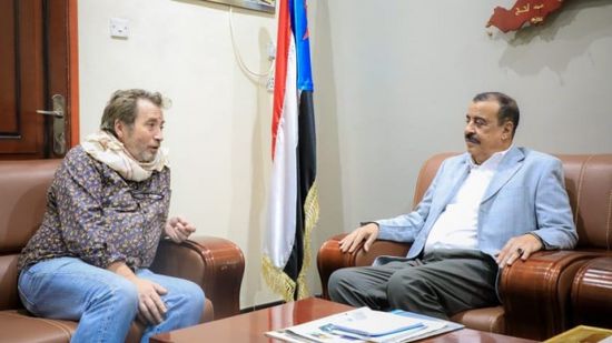 بن بريك يناقش الوضع الصحي في عدن مع رئيس بعثة أطباء بلا حدود