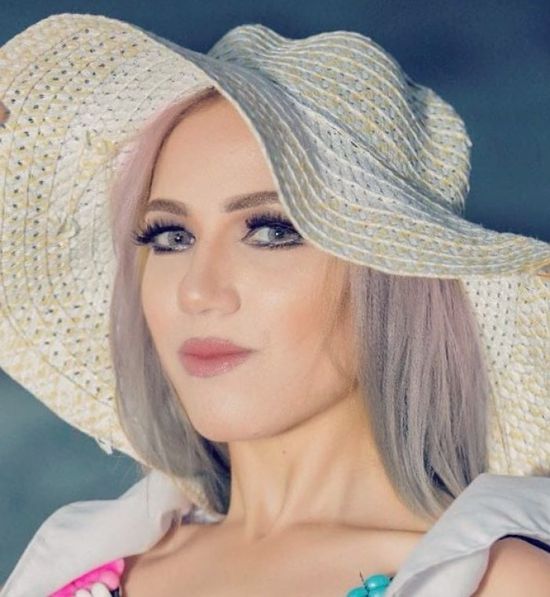 إيمي طلعت زكريا تدعو لوالدها بعد تدهور صحته