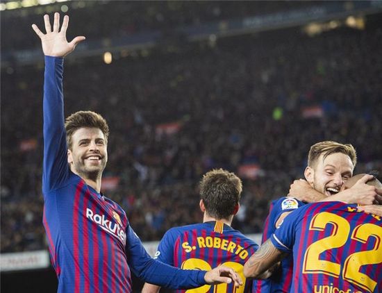 مدافع برشلونة يسخر من ريال مدريد قبل لقاء الكلاسيكو