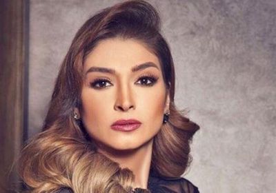 روجينا تشارك جمهورها بصورة جديدة بصحبة زوجها