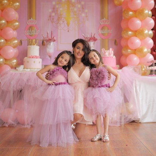 كندة حنا تحتفل بعيد ميلاد طفلتيها التوأم (صور)