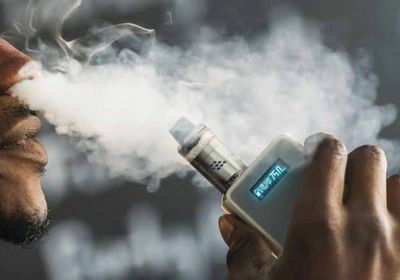 الإمارات تفرض ضرائب انتقائية على السجائر الإلكترونية والمشروبات الصناعية