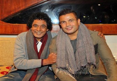 عمرو دياب يهنئ محمد منير بعيد ميلاده (صورة)