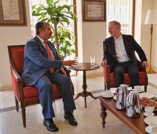 تفاصيل لقاء "بحاح" مع السفير الأمريكي لدى اليمن