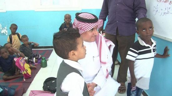 السفير السعودي في جيبوتي يزور مخيم اللاجئين اليمنيين في تاجورا