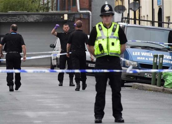 الشرطة البريطانية توقف مشتبه به في طعن 5 أشخاص بمانشستر
