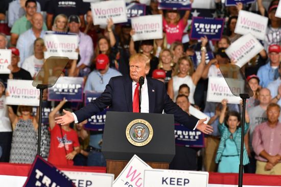 استطلاع يكشف تزايد عدد الأميركيين المؤيدين لإقالة "ترامب"