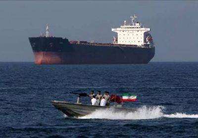 إيران تهدد بالرد على منفذ هجوم ناقلتها النفطية بالبحر الأحمر
