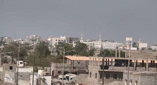 قصف حوثي على مواقع القوات المشتركة في الدريهمي