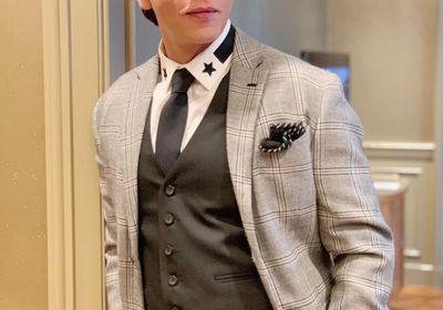 النجم الهندي شاروخان ينشر صورته بصحبة فاندام وجاكي شان من موسم الرياض