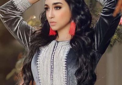 جيهان خليل أنيقة بالقفطان المغربي في جلسة تصوير جديدة (صور)