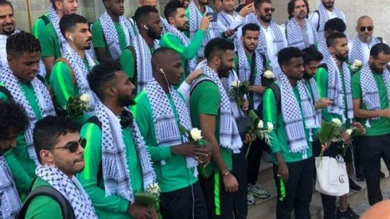 لاعبو المنتخب السعودى يزورون المسجد الأقصى