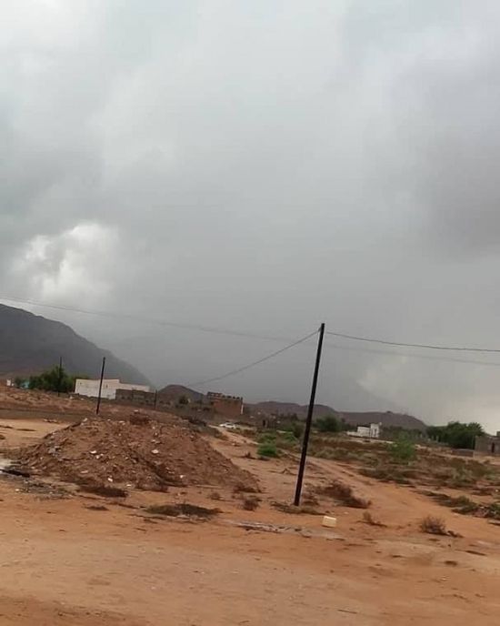 هطول أمطار غزيرة على محافظة المهرة (صور)