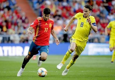 منتخب إسبانيا يتأهل إلى نهائيات أوروبا بعد تعادله مع السويد