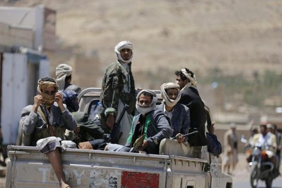 عاجل..المليشيات الحوثية تدفع بتعزيزات إلى منطقة الصيرة غرب الفاخر