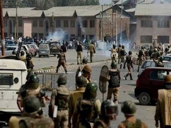 مقتل 4 مدنيين إثر اشتباكات بين الهند وباكستان بإقليم كشمير