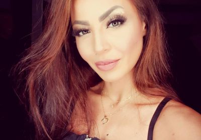 دوللي شاهين وسط الورود في أحدث ظهور لها (صور)