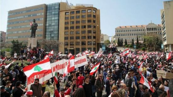 مصر تدعو رعاياها في لبنان إلى تجنب مناطق المظاهرات