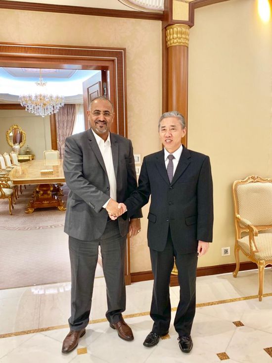 تفاصيل لقاء الرئيس الزُبيدي مع السفير الصيني لدى اليمن