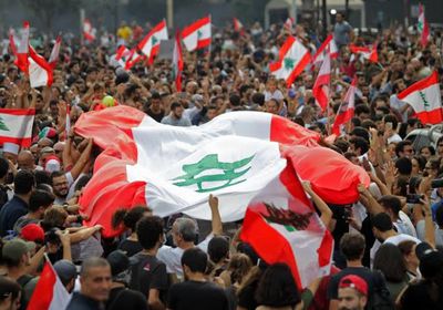 إعلامي سعودي يتوقع نشوب حرب أهلية في لبنان 	