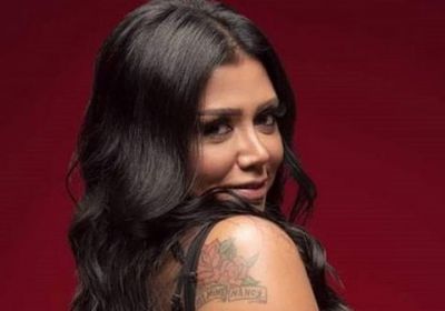 رانيا يوسف بصحبة أسماء أبو اليزيد في كواليس مسلسل "الآنسة فرح"