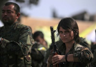 قسد تعلن سحب قواتها من المنطقة الحدودية مع تركيا