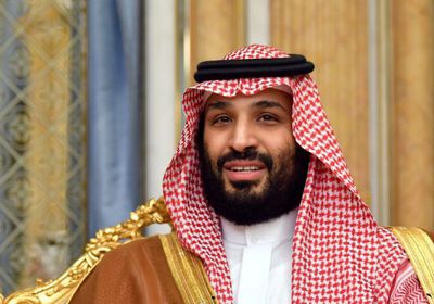 شاهد.. متظاهر لبناني يُحرج قناة عميلة لقطر بالإشادة بـ"بن سلمان"