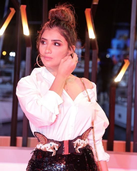 مي عمر جذابة في جلسة تصوير جديدة (صور)