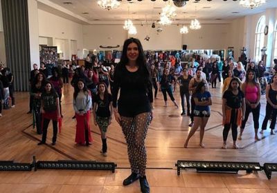 دينا تنشر فيديو جديد لها من داخل ورشة الرقص بأمريكا