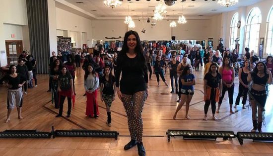 دينا تنشر فيديو جديد لها من داخل ورشة الرقص بأمريكا