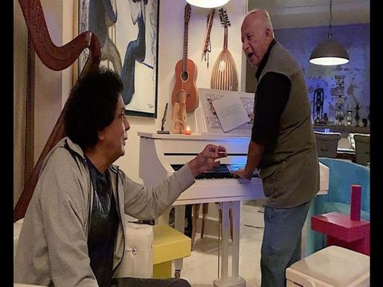 "مشوار عمري".. محمد منير ينشر صورته مع الموسيقار هاني شنودة