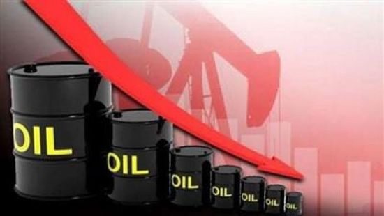 النفط يتهاوى بفعل توقعات ضعف الطلب ومخاوف بشأن الإمدادات