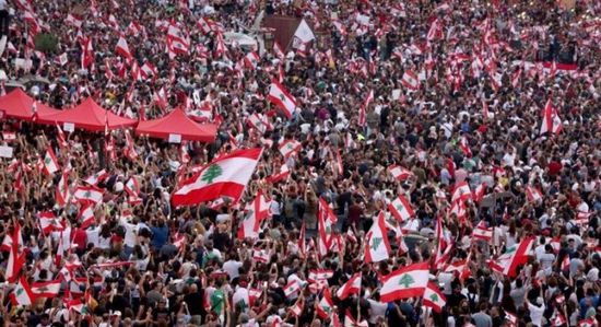 سياسي سعودي يتسائل: لماذا خذلت قنوات قطر والإخوان ثورة لبنان؟