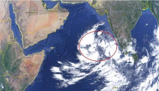 جهات الطقس: المنخفض المداري قد يمكث طويلا فوق مياه بحر العرب