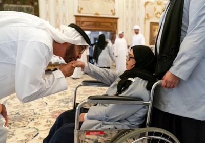 قرقاش مُشيدًا بـ"بن زايد": قيم المجتمع يعززها على العمل لأجل الوطن