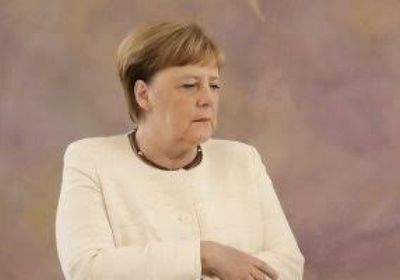 ميركل تعرب عن تعازيها عقب اكتشاف جثامين 39 شخصًا في شاحنة ببريطانيا