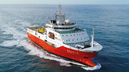 سفينة مسح صينية تبتعد عن فيتنام بعد مواجهة متوترة ببحر الصين الجنوبي