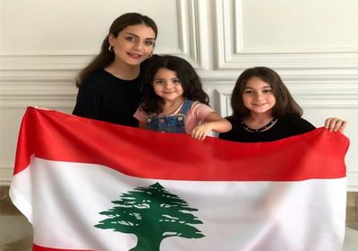 نجلة هيفاء وهبي تدعم المظاهرات اللبنانية بهذا الشكل 