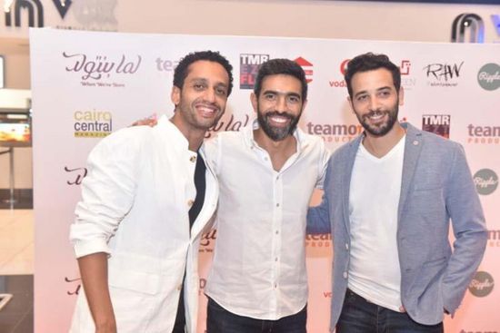 كريم قاسم يجتمع بعمرو عابد في العرض الخاص لفيلم "لما بنتولد" (صور)